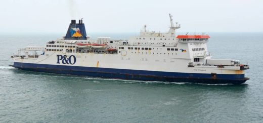 P&O Ferries licencie 800 marins britanniques, la flotte à l'arrêt